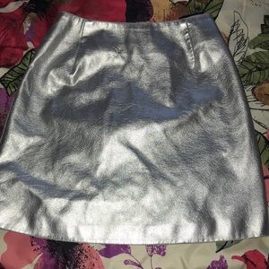 do people still use this app? lol